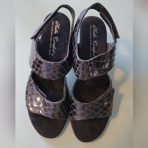 NWOB Helle Comfort Women's Velcro Strap Black  Faux Snake Skin Kitten Heel - 11 - Picture 9 of 9